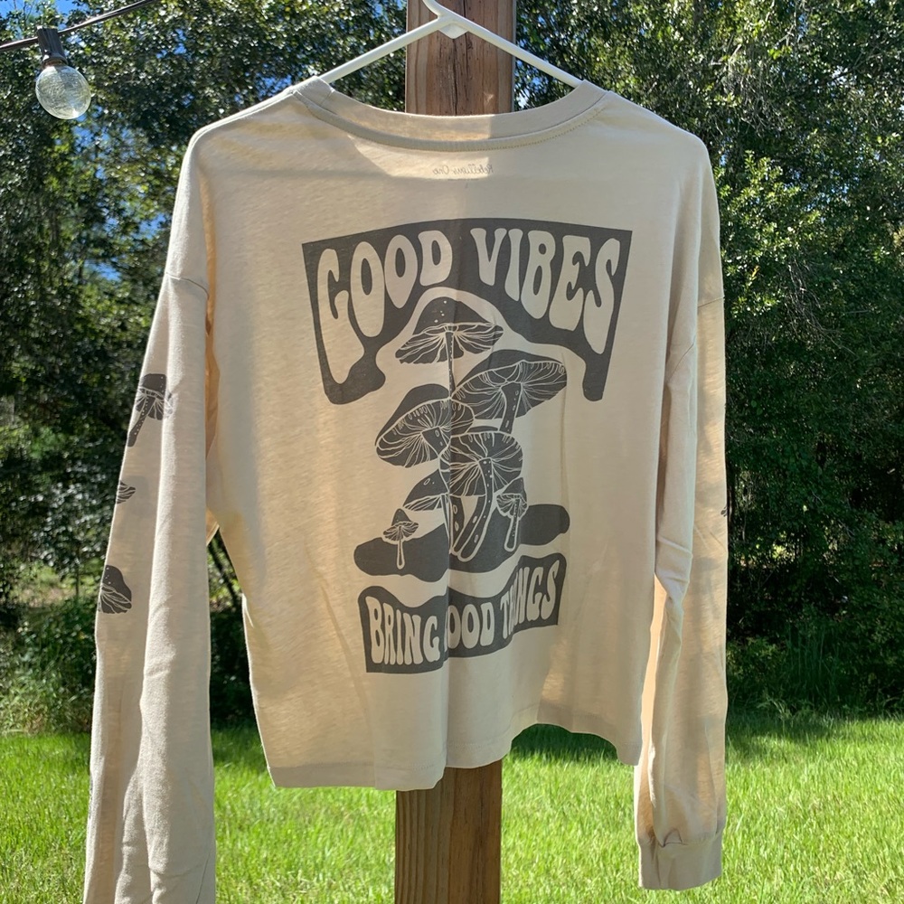 Women’s long sleeve graphic t shirt